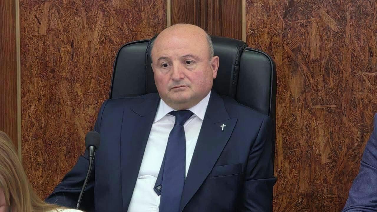 Мэра Гюмри перевели под домашний арест
