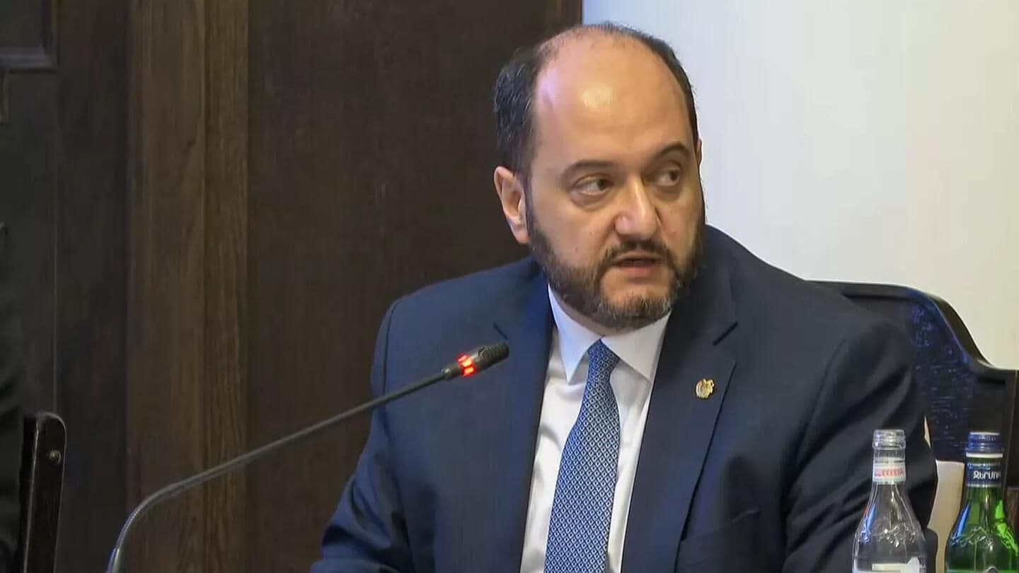 Глава аппарата Пашиняна написал заявление об отставке