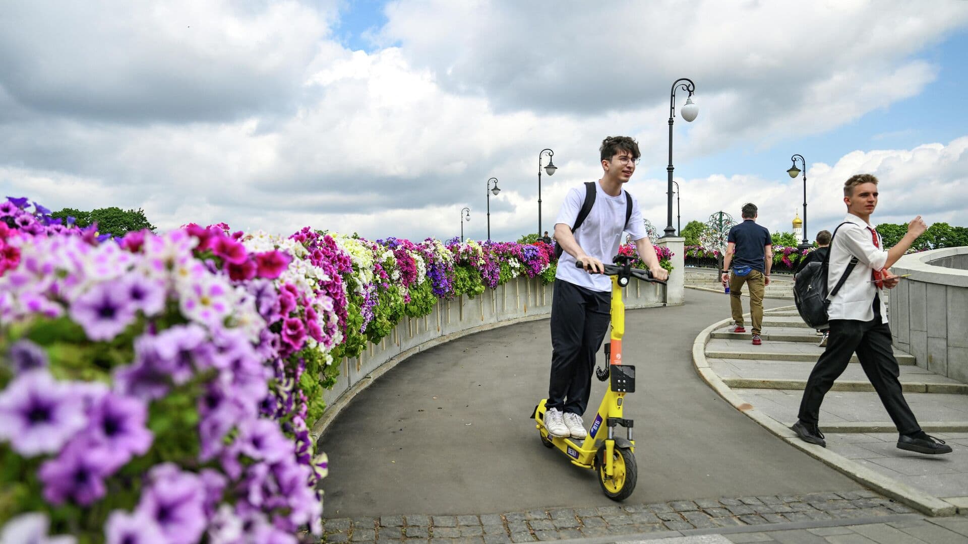 Сезон проката электросамокатов в Москве откроется в ближайшие недели