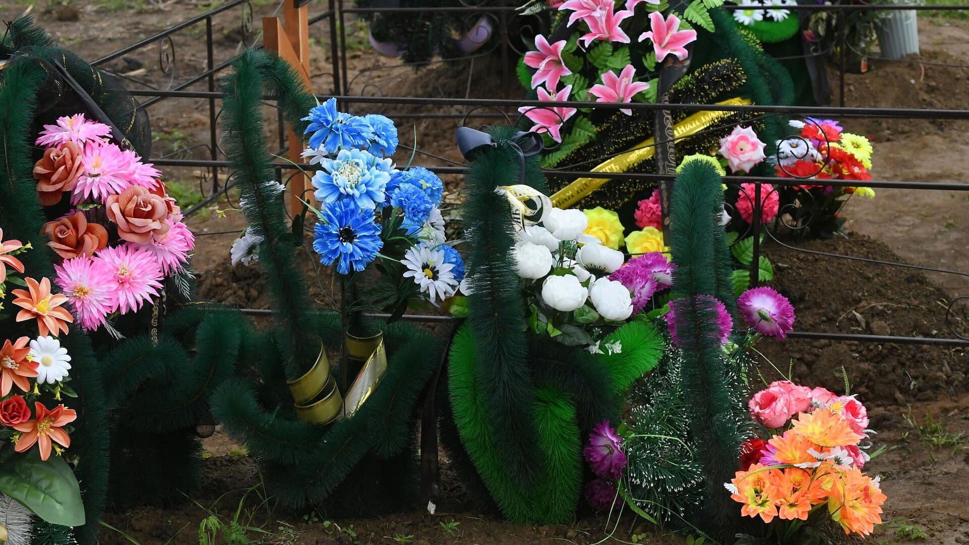 Епископ призвал россиян не приносить на могилы алкоголь и сигареты