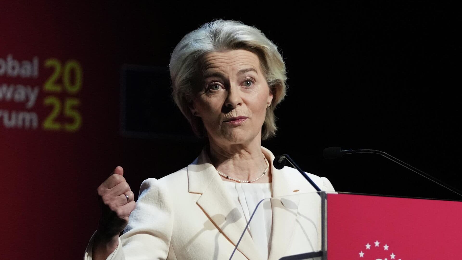 ЕК предложит использовать нефтяные резервы в ЕС, заявила фон дер Ляйен