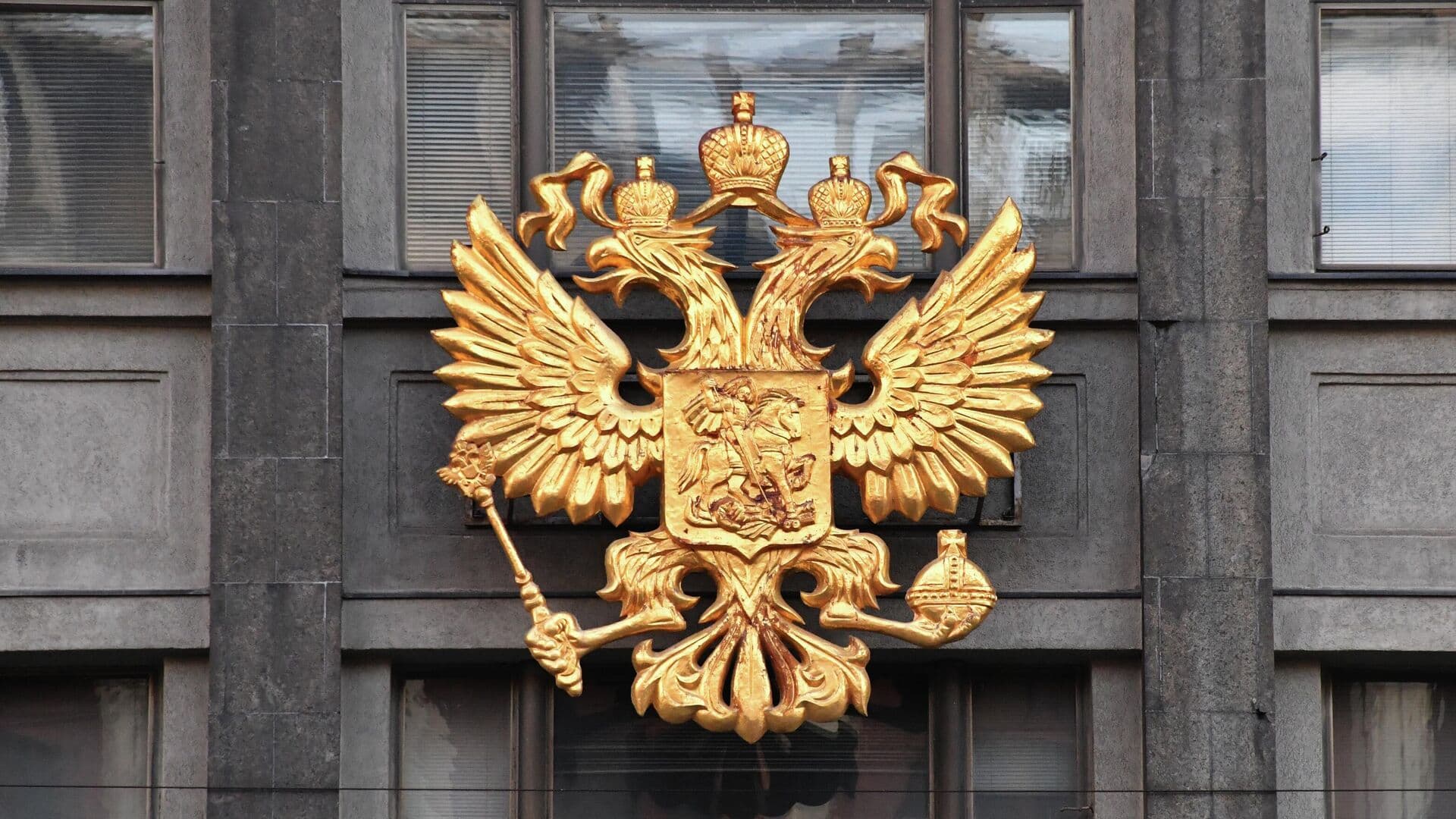 В Госдуме предложили ввести субсидии на ЖКХ за помощь в уборке снега