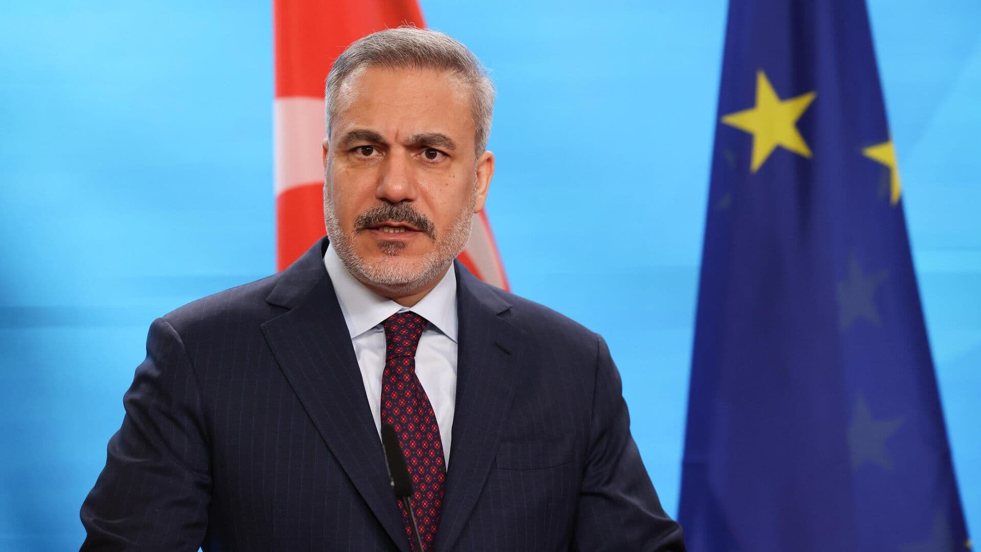 Фидан сообщил Лаврову о готовности Турции принять переговоры по Украине