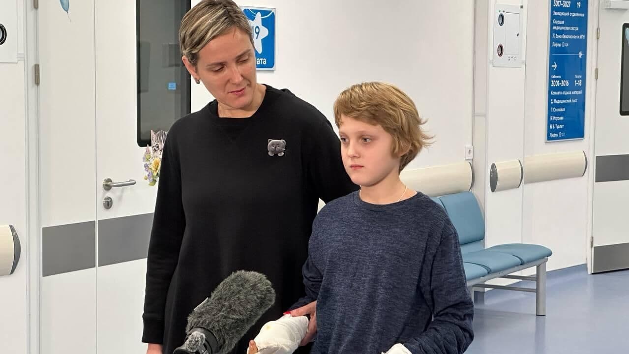 Мальчику, пострадавшему при взрыве мины в Красногорске, установили протез