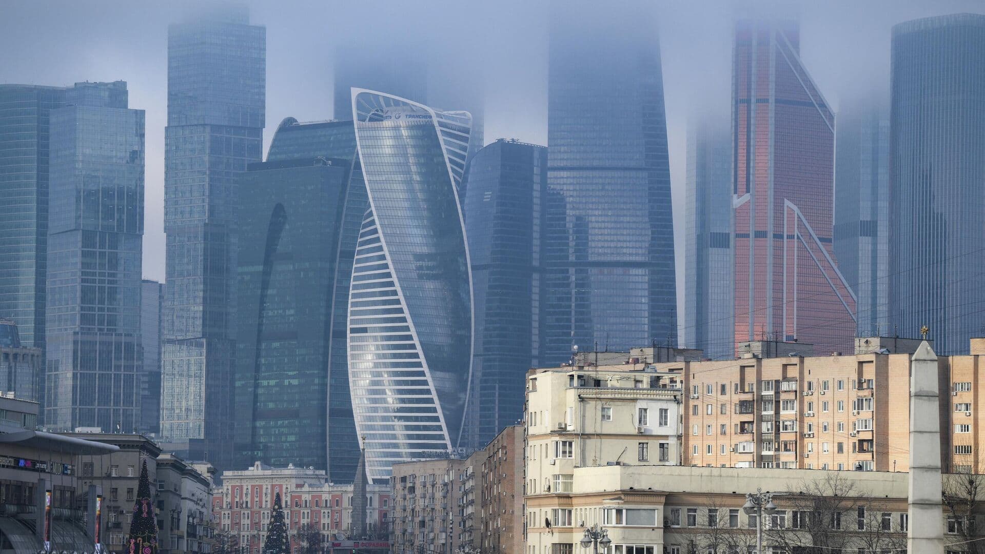 Синоптик назвал причину возникновения туманов в Москве