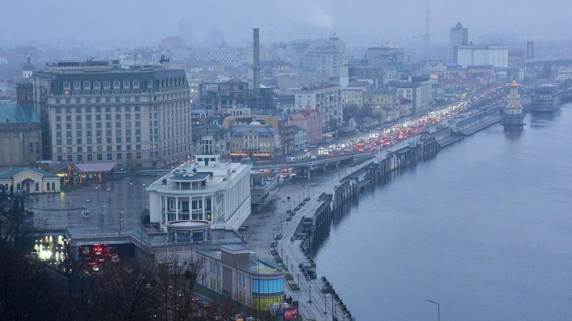 В Киеве ввели экстренные отключения света
