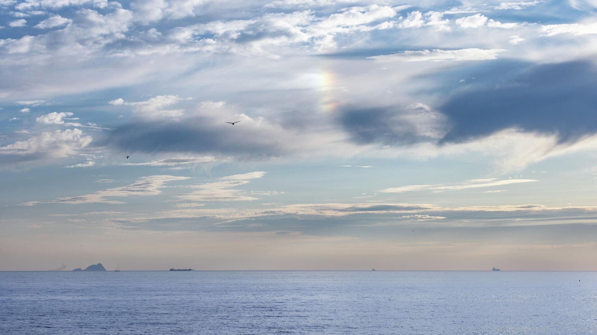 Три танкера, перевозящие топливо в Европу, сменили маршрут в Атлантике
