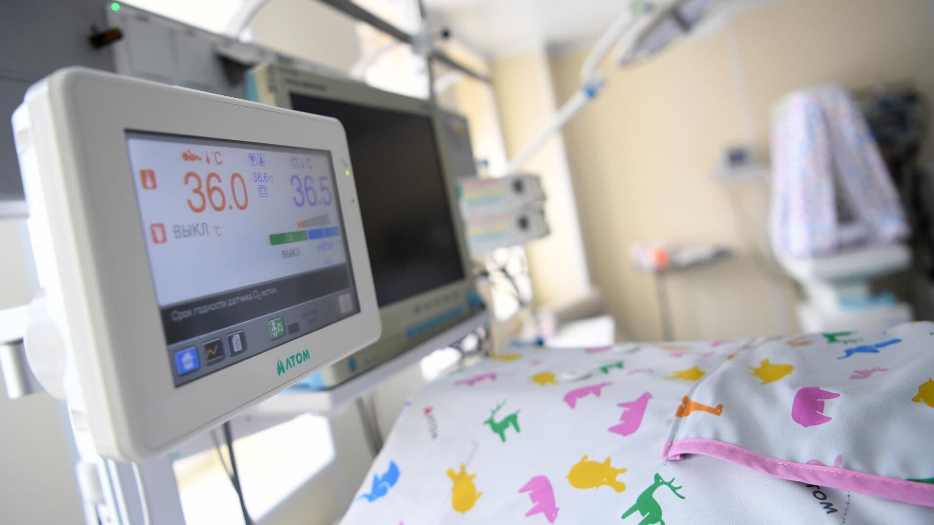 Врачи в Приморье выходили девочку, которая при рождении весила 460 грамм