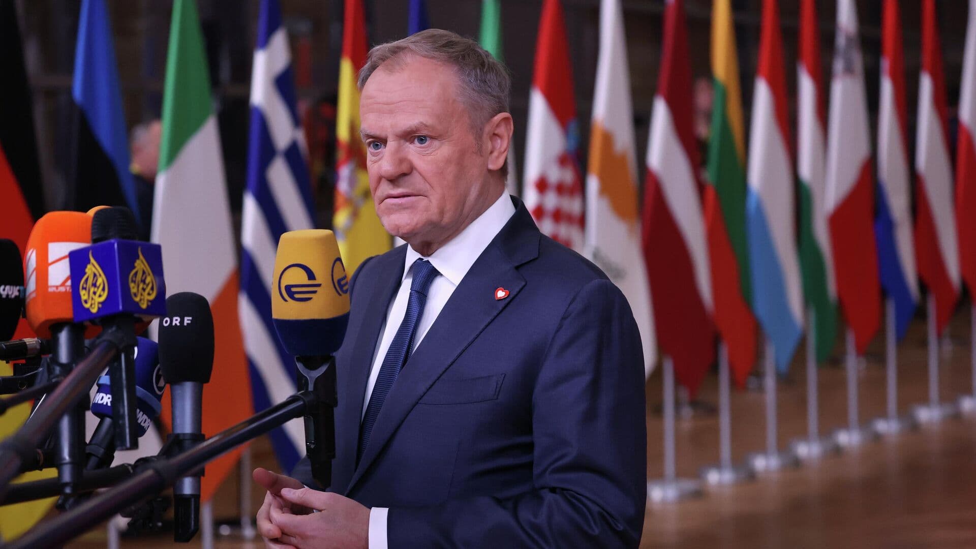 Туск экстренно созывает правительство после вето Навроцкого на закон о SAFE