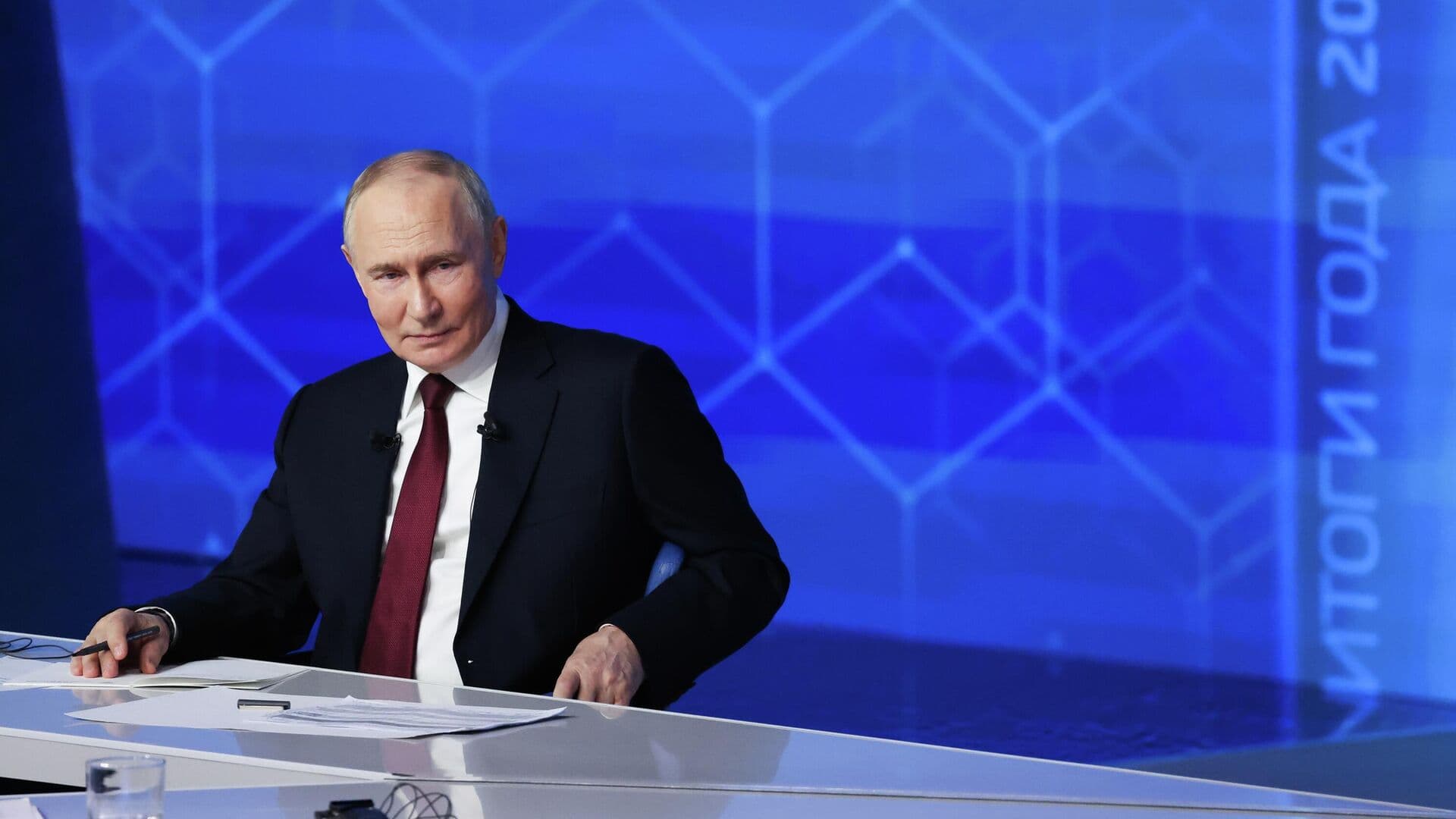 Путин назвал террористической атакой нападение на российский газовоз