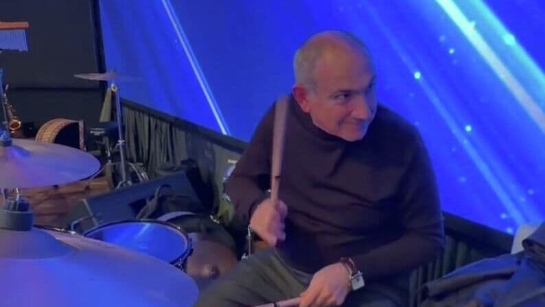 Пашинян готовится ко второму концерту своей музыкальной группы