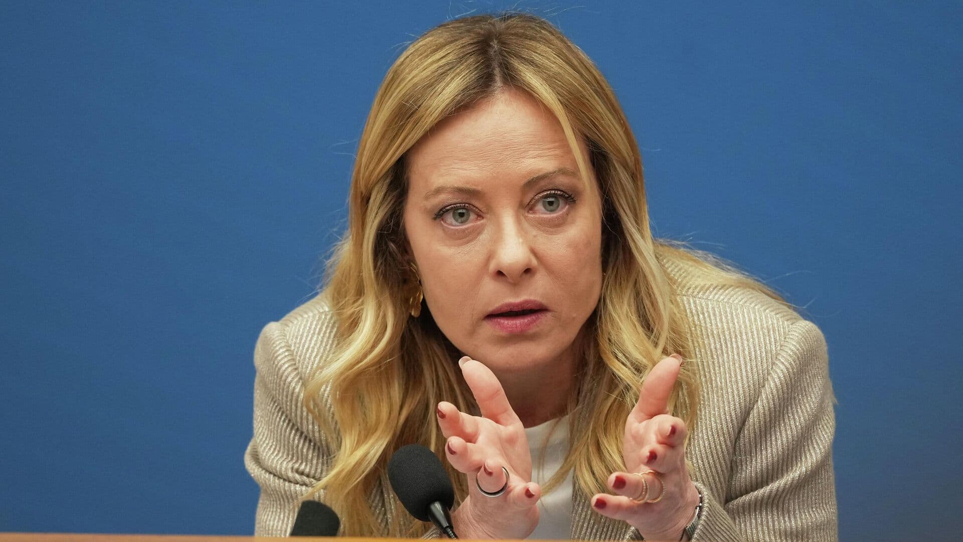 Офис Мелони отрицает, что она выразила понимание позиции Орбана