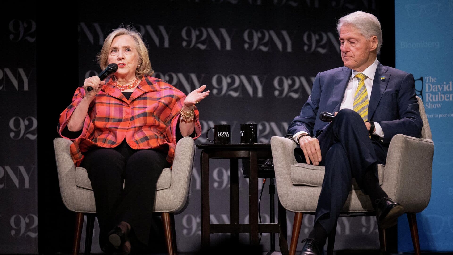 Билл и Хиллари Клинтон дадут показания по делу Эпштейна