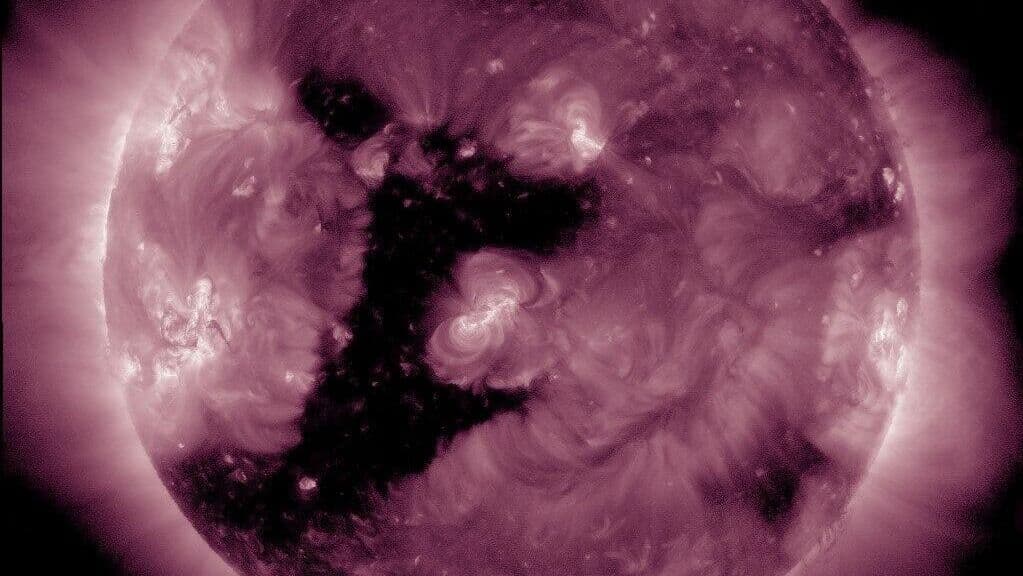 На Солнце сформировалась новая корональная дыра