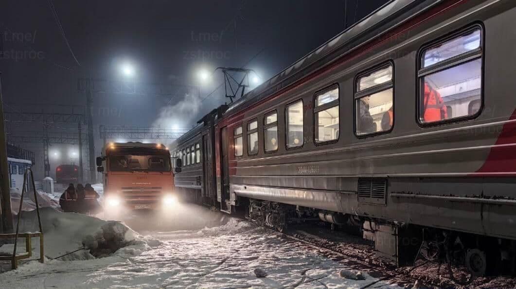 В Новосибирской области ограничили движение поездов из-за размыва насыпи