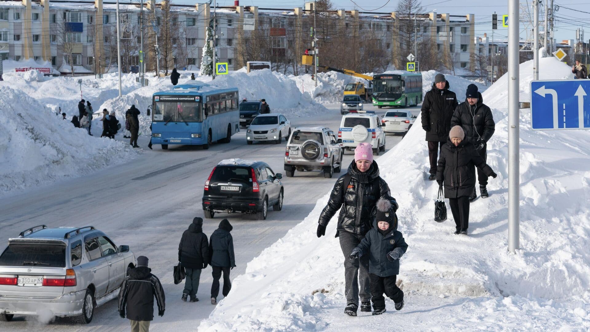 На Камчатке ребенок погиб под колесами машины из-за наледи на дороге
