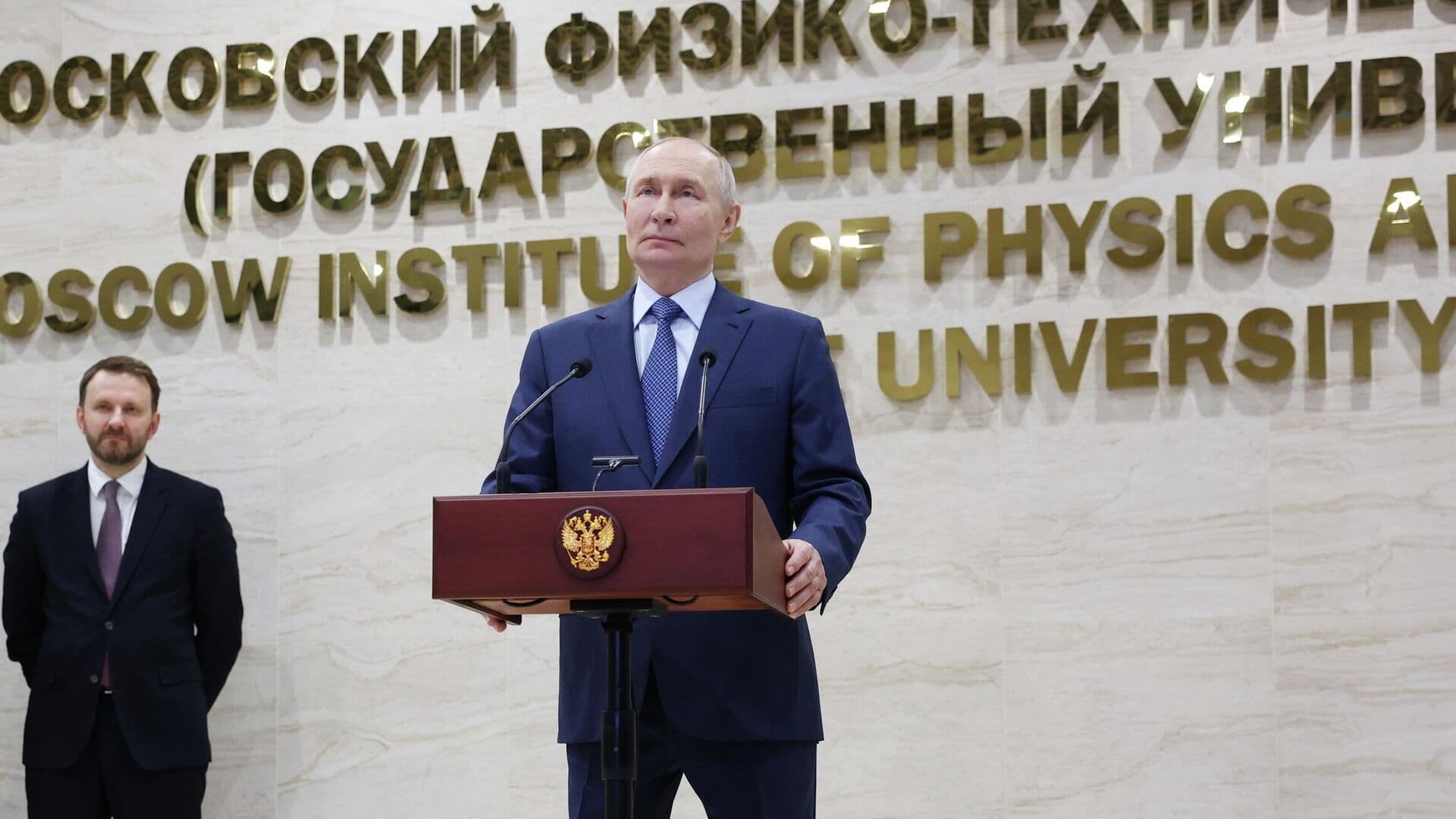 Путин поручил усилить подготовку кадров для биоэкономики