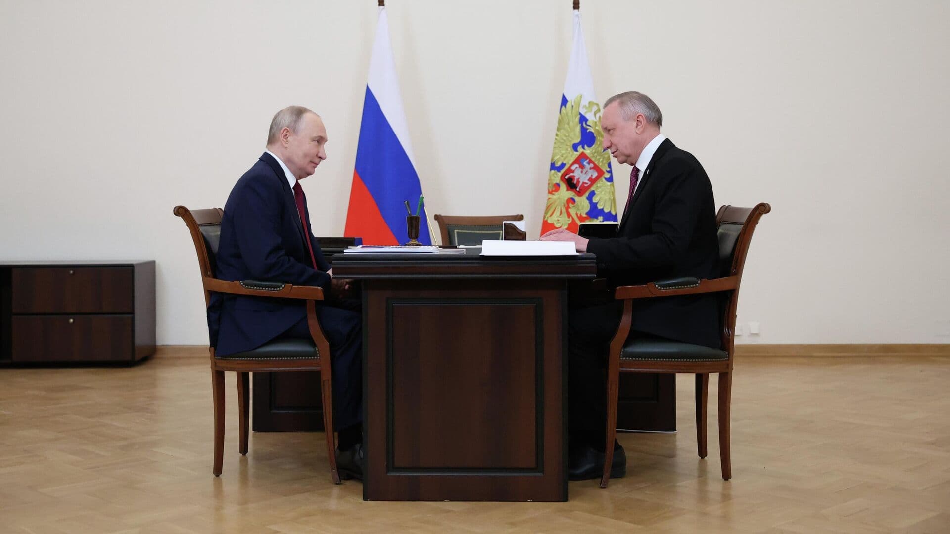 Путин провел встречу с губернатором Петербурга