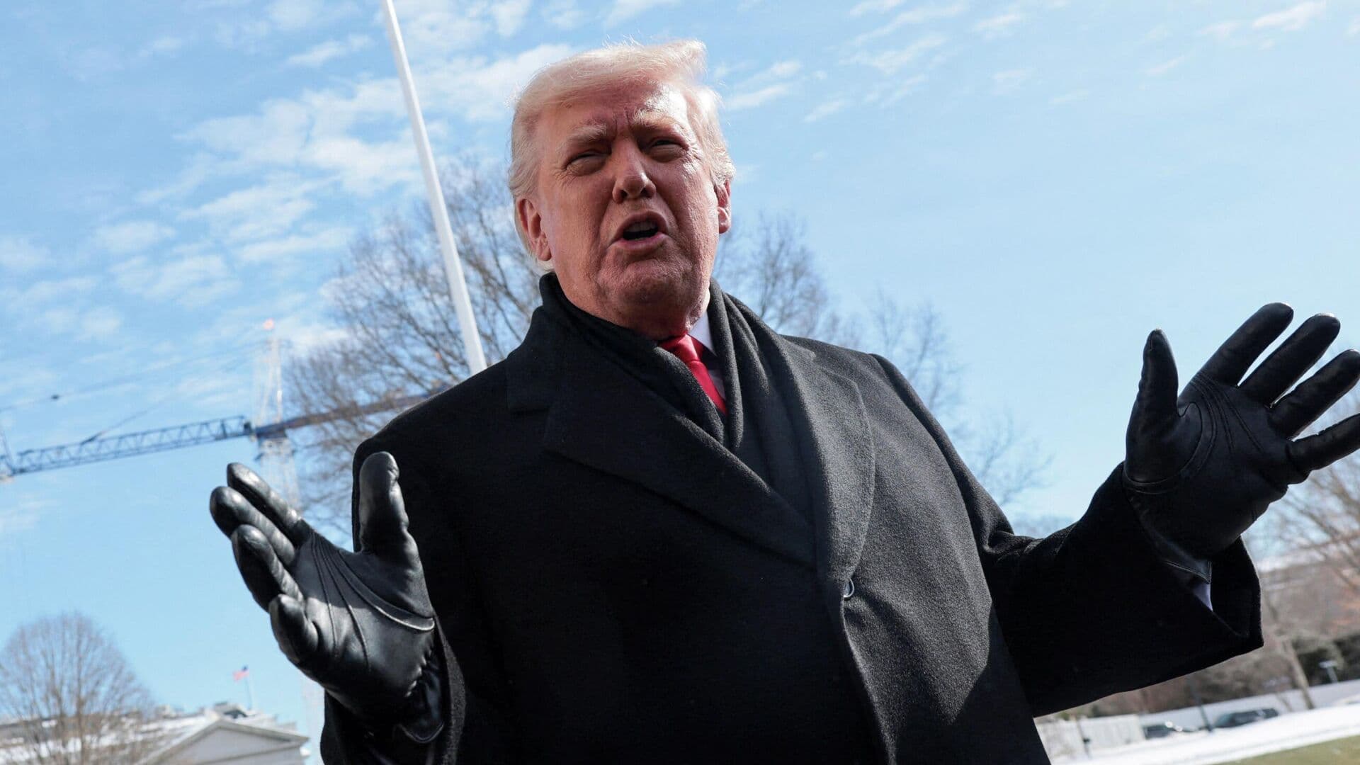 Трамп призвал покончить с политически мотивированным насилием в США