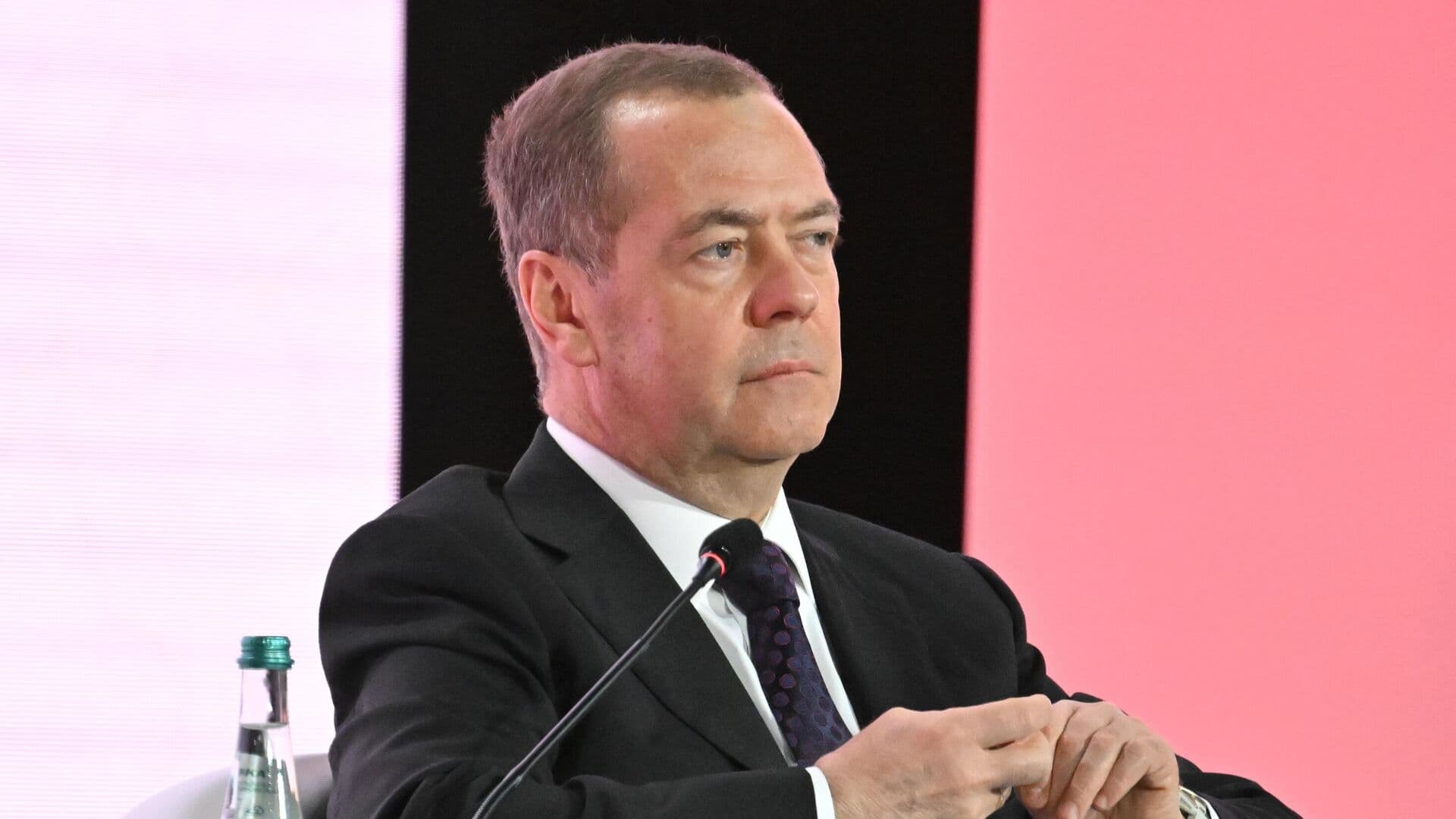 Медведев назвал намерения передать Киеву ядерные технологии игрищами