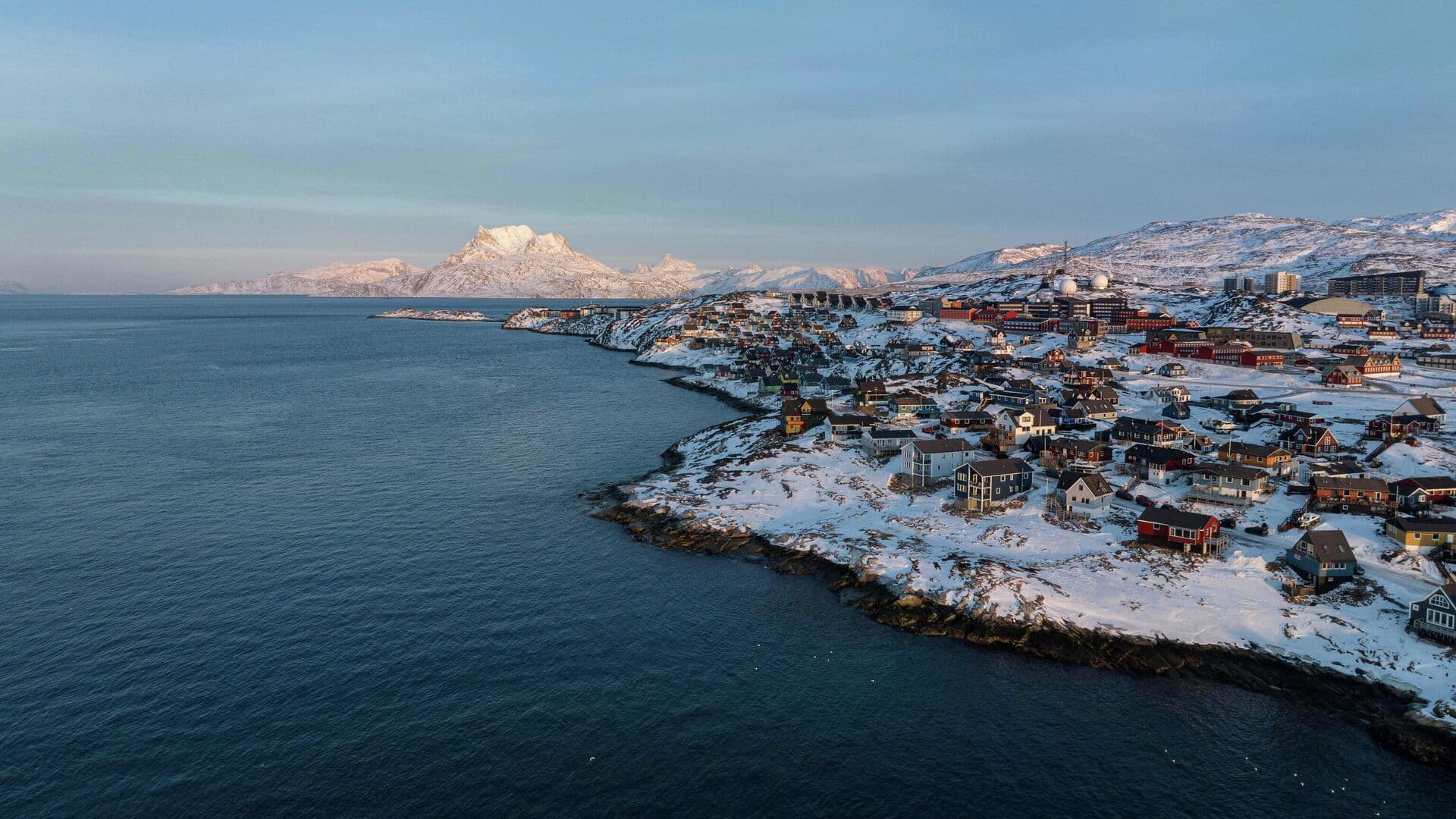 Разногласия вокруг Гренландии должны решаться переговорами, заявили в МИД
