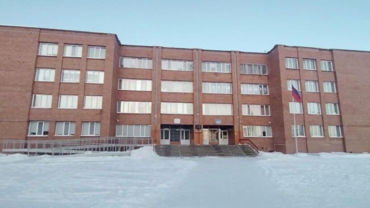 В школе в Кодинске, где ученица напала на сверстницу, дежурила вахтер