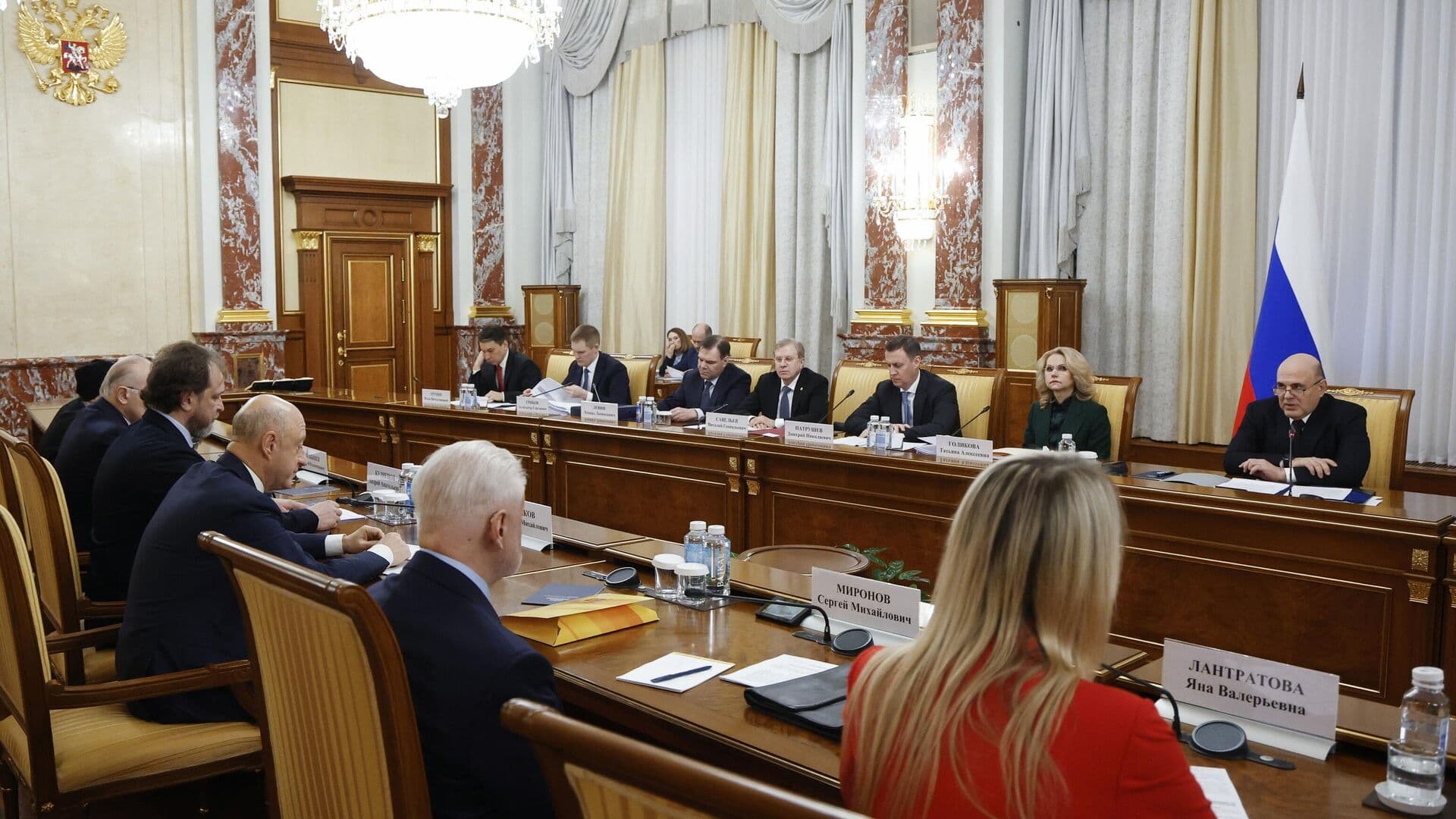 Мишустин провел встречу с депутатами фракции "Справедливая Россия"