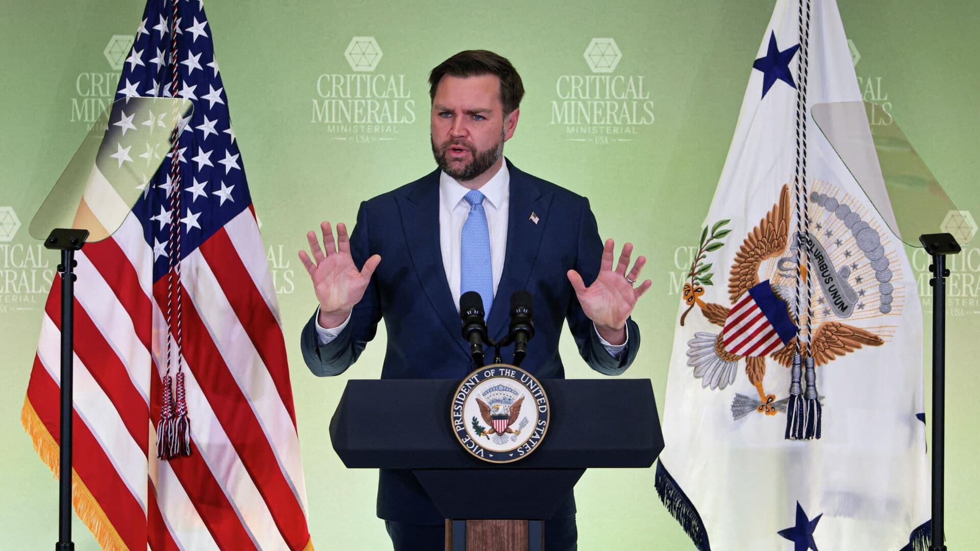 Власти США видят области для сотрудничества с Россией, заявил Вэнс