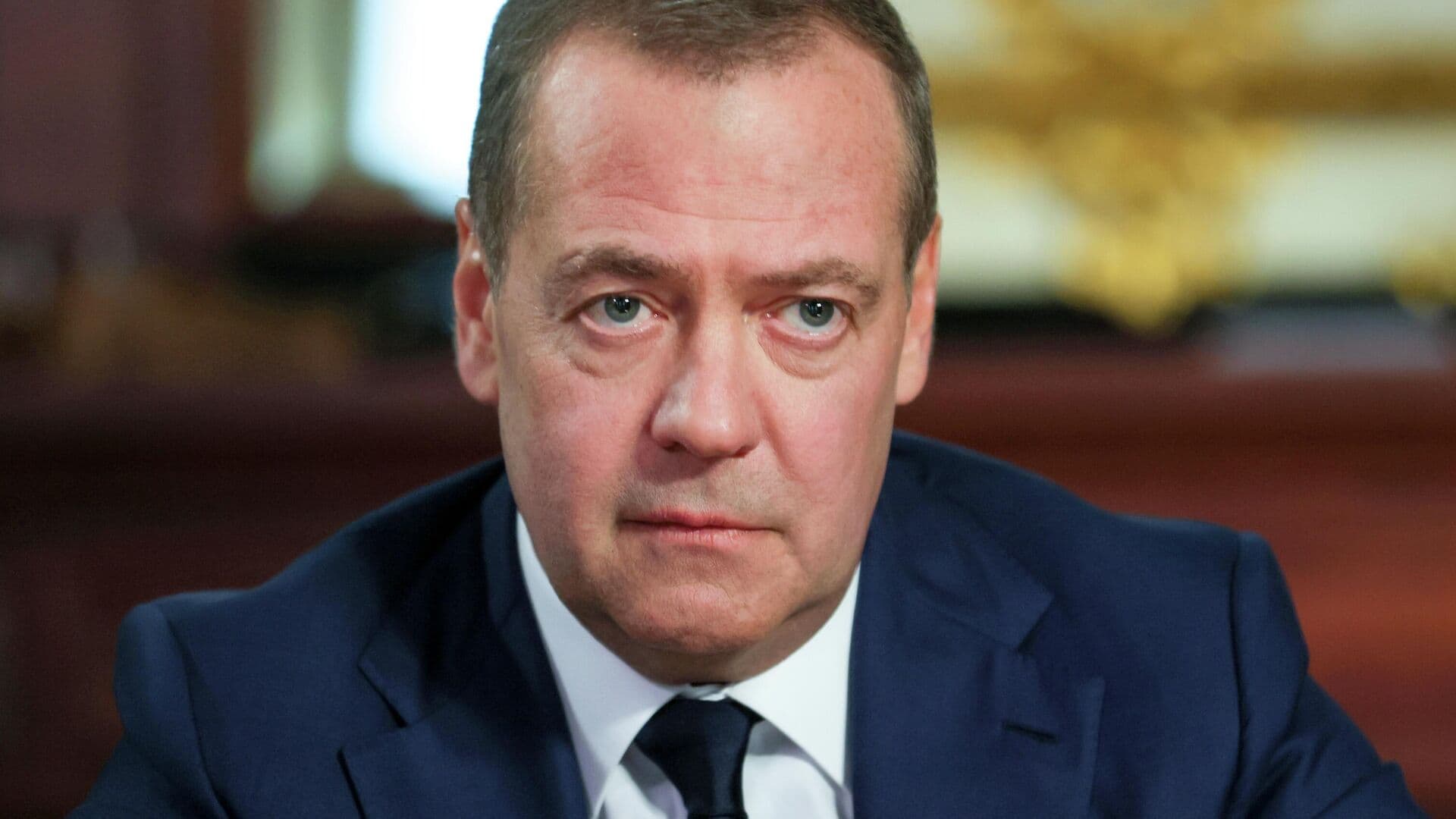 Медведев назвал достижения Михалкова серьезным вкладом в культуру