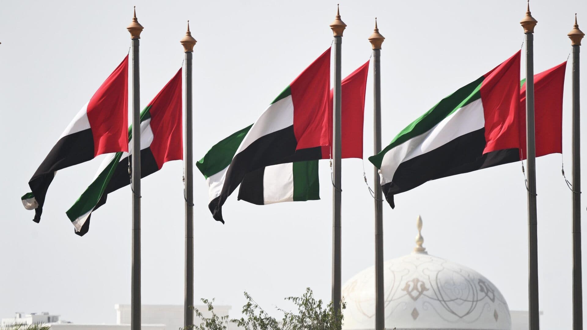 СМИ раскрыли, что ночью произошло с россиянами в ОАЭ