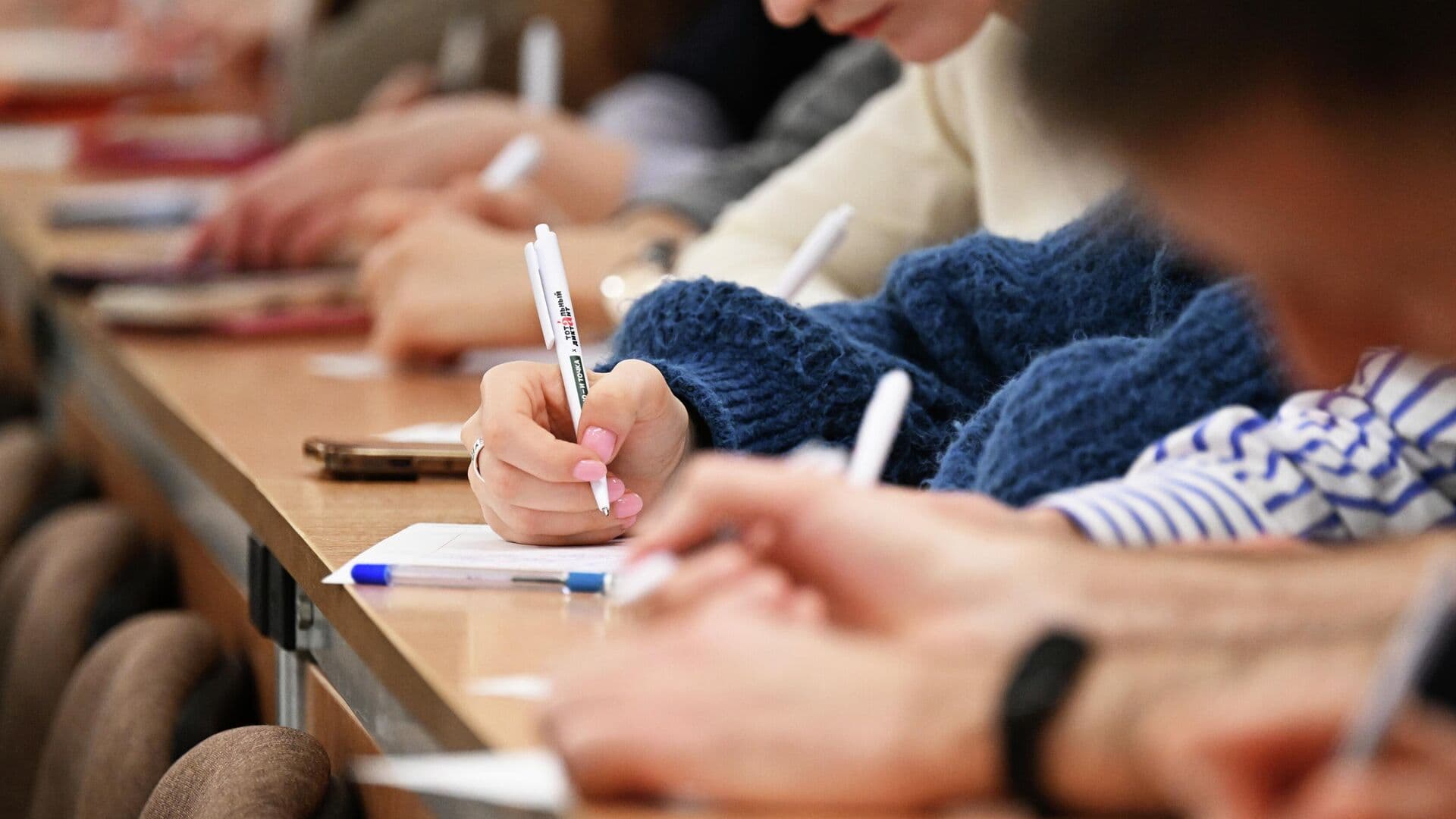 Эксперт посоветовала выпускникам профессии, которые не заменит нейросеть