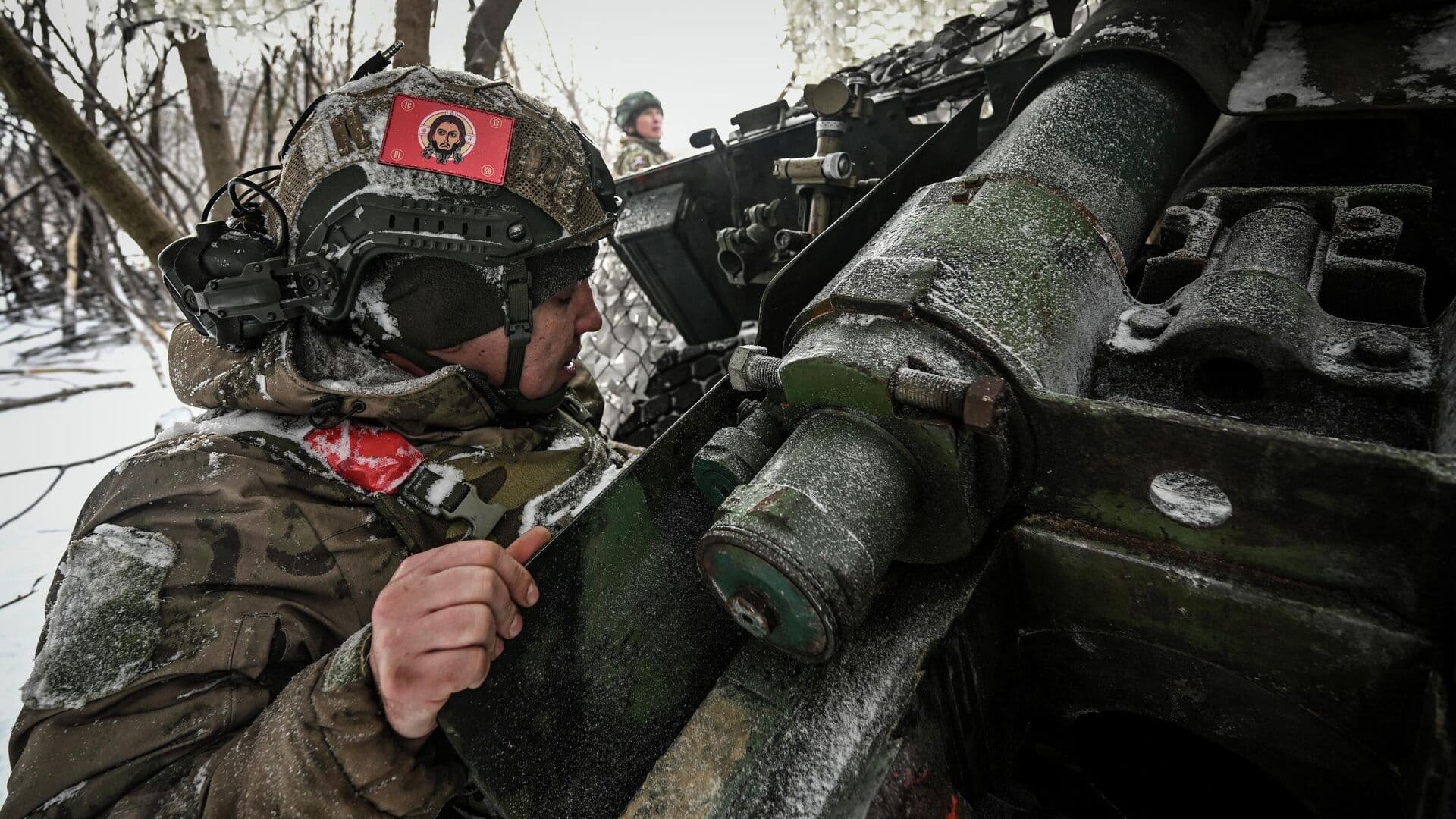 Более двух тысяч бойцов группировки "Север" получили награды на передовой