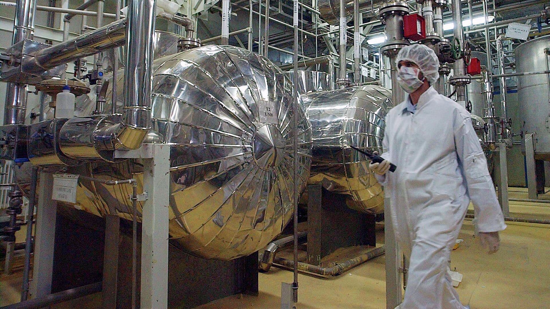 Иран не планирует передавать США обогащенный уран, заявил замглавы МИД