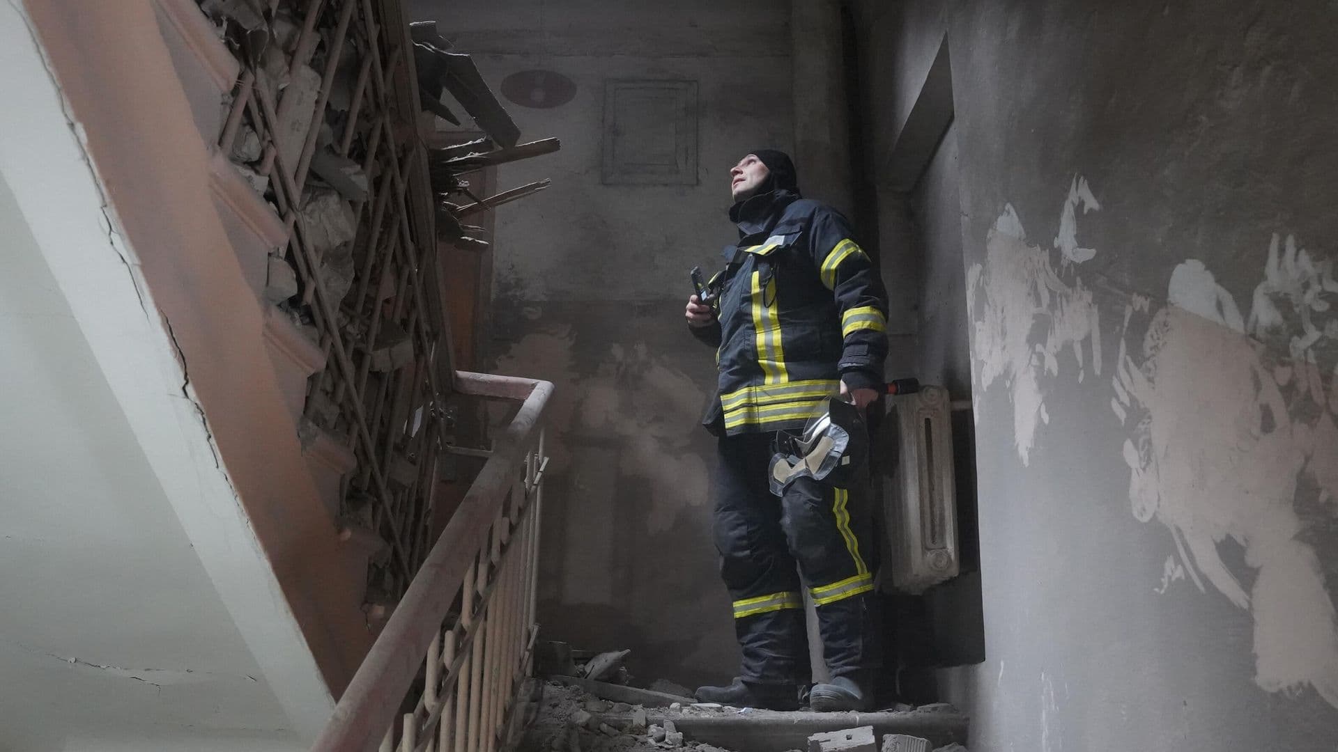 В Севастополе ликвидировали возгорание в жилом доме после атаки БПЛА