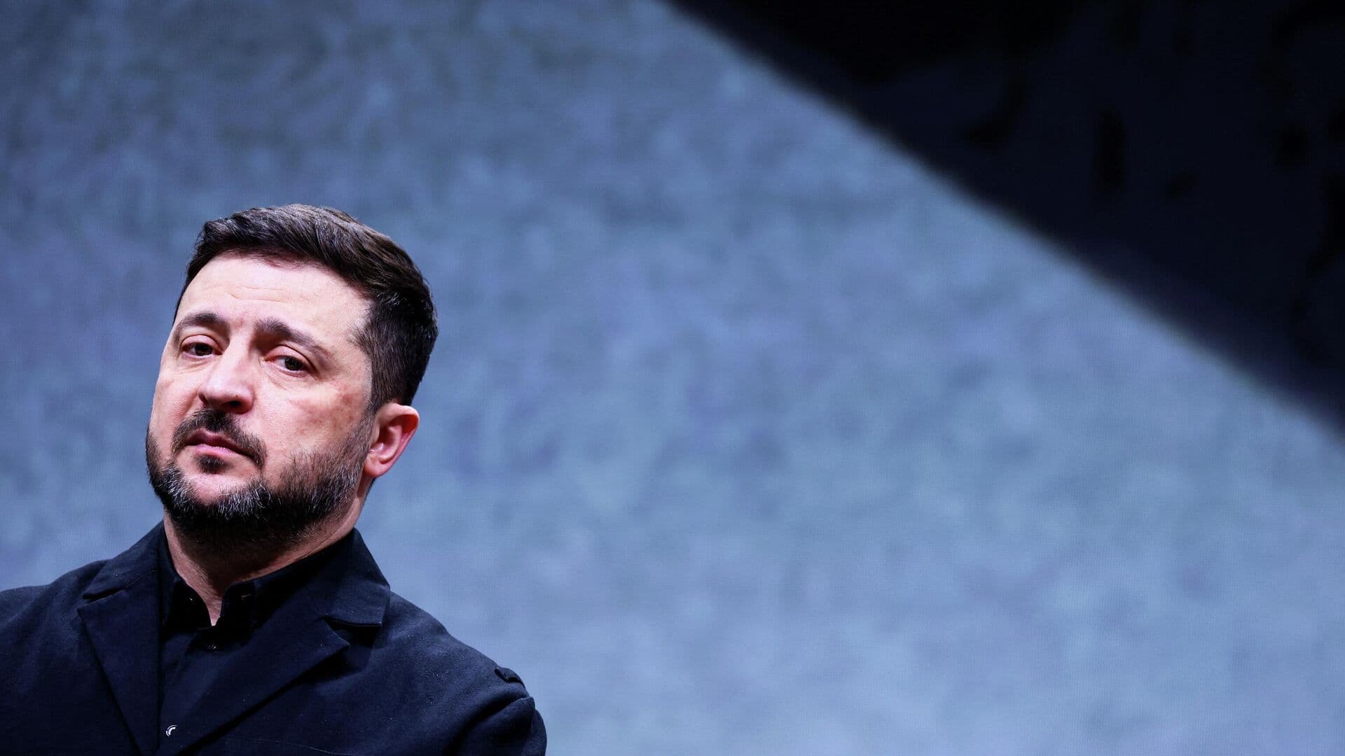 "Это фейк". Признание Зеленского об украинском оружии поразило Запад