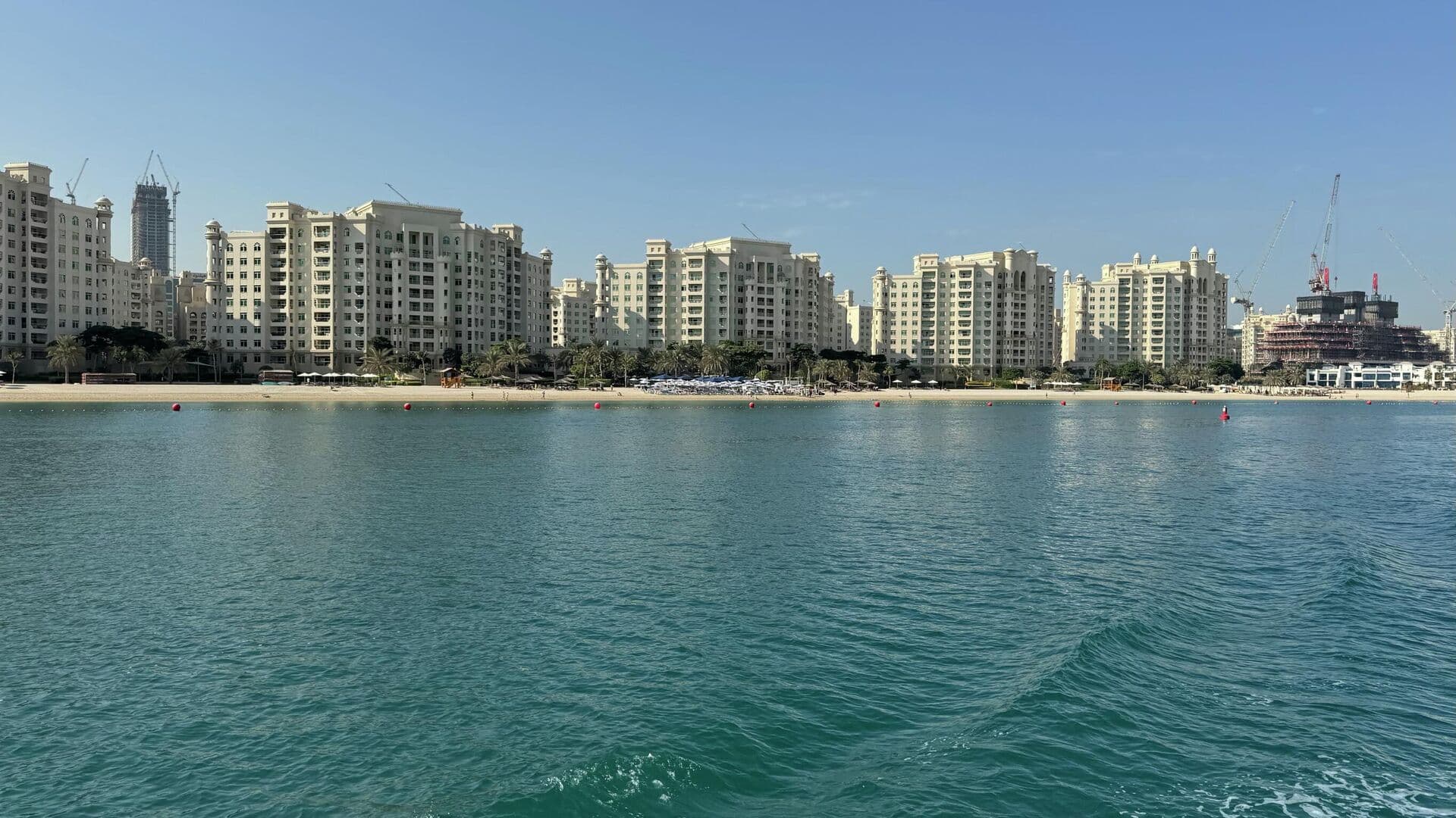 Туристка рассказала об отпуске в Дубае и возможности отдохнуть на пляже