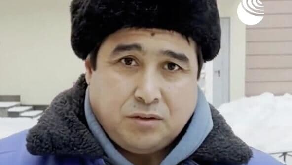Дворнику, спасшему ребенка в Петербурге, вручили госнаграду Узбекистана
