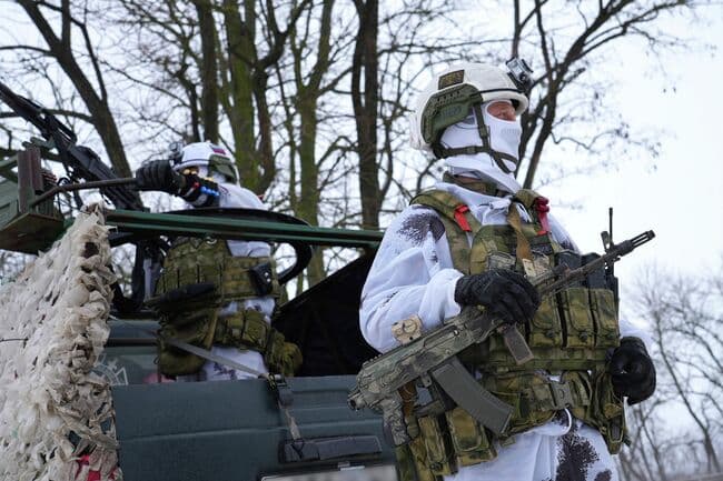 "Бьют дронами беспрерывно". Как отбивают атаки на Белгород