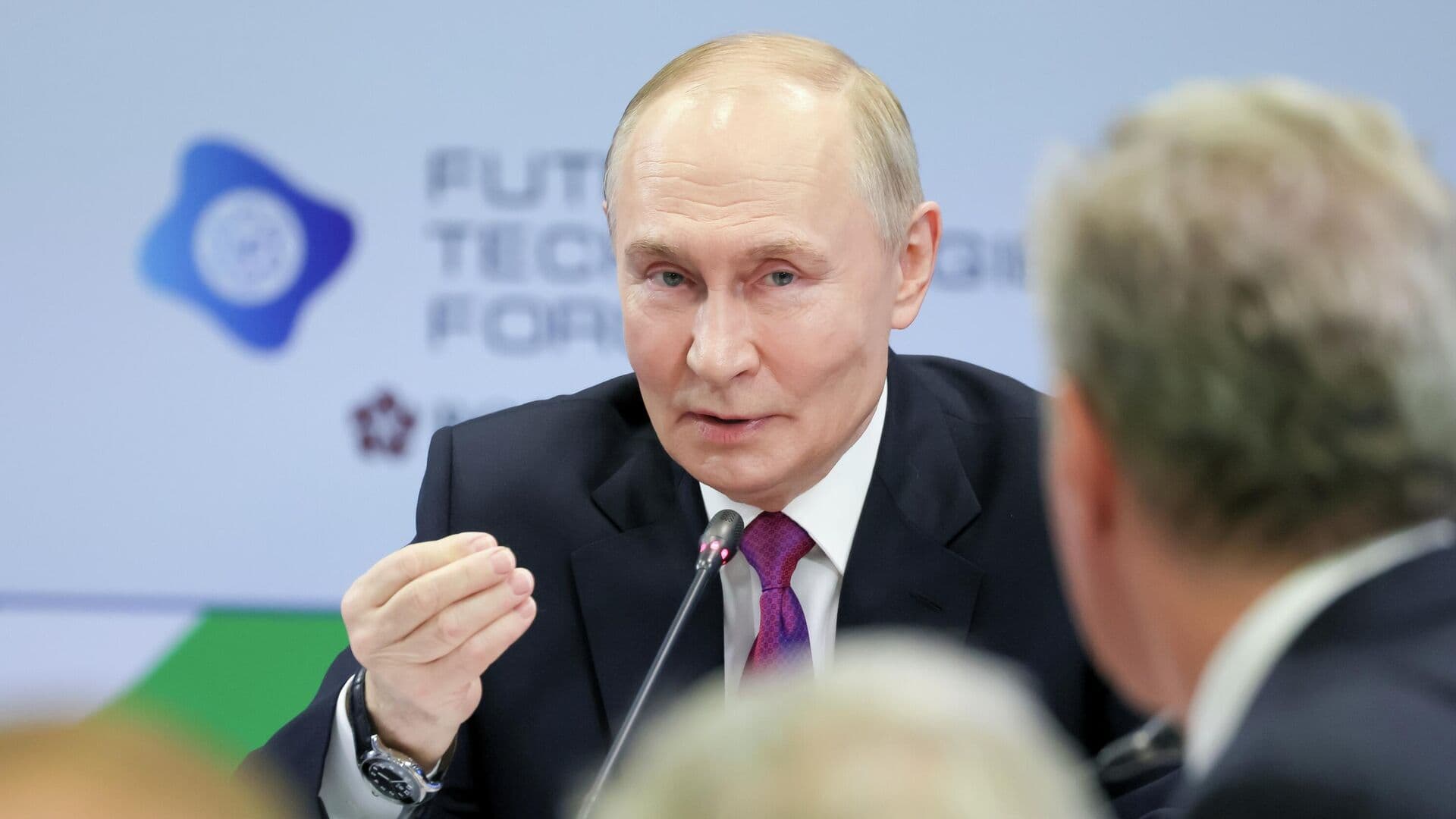 Путин призвал к кооперации в сфере биоэкономики, рассказал Лихачев