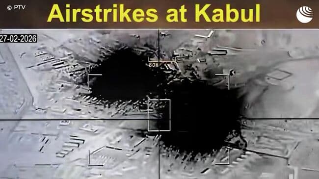 Пакистан показал кадры нанесения ударов по талибам в Афганистане