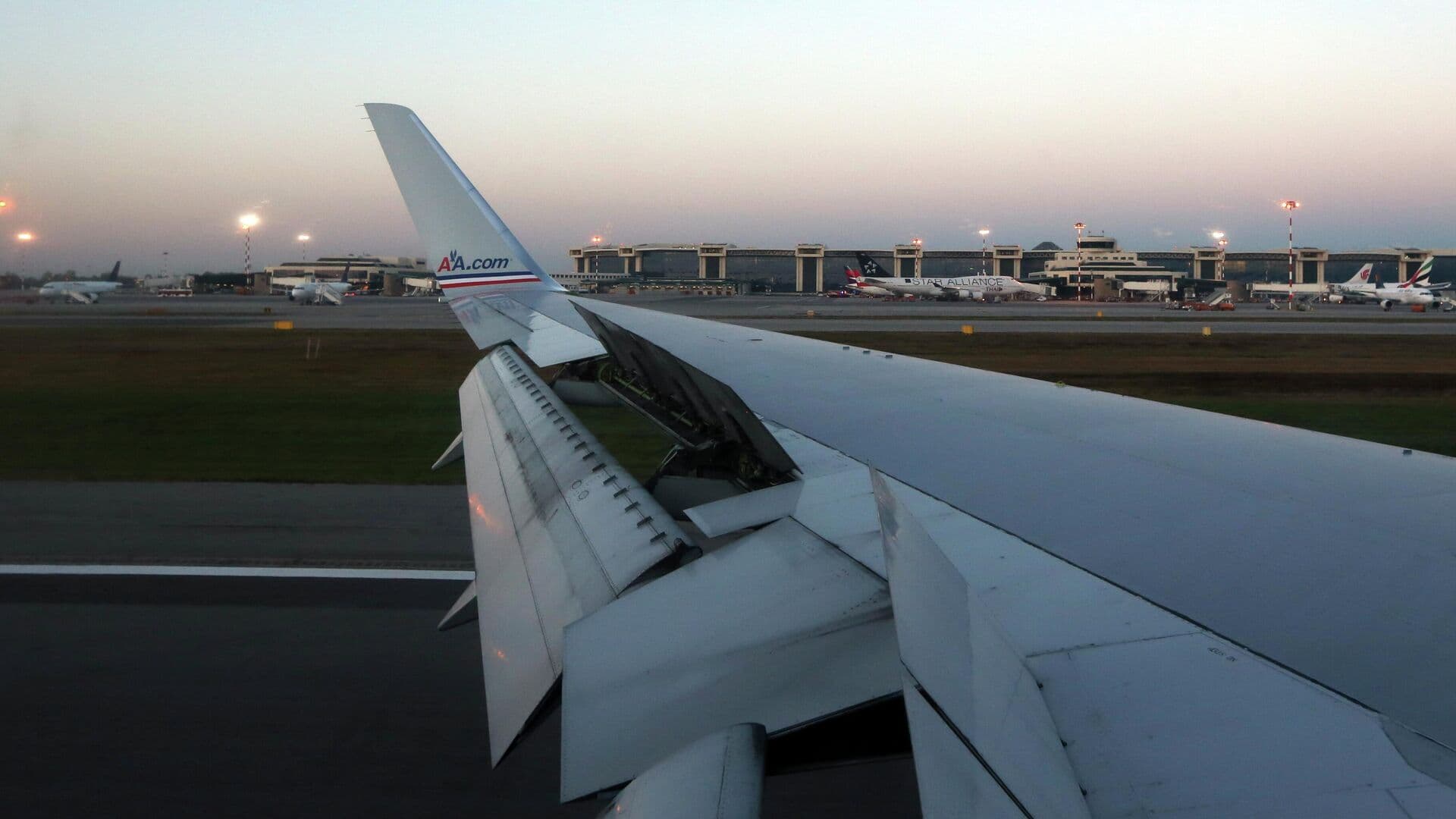 Россиянка прилетела из Нью-Йорка в Милан без билета и документов