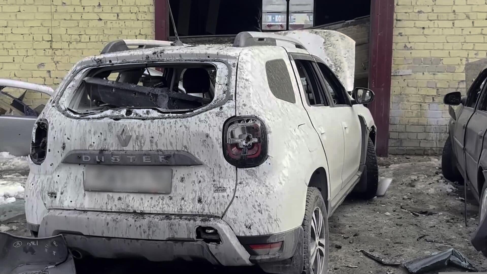 В Курске после атаки БПЛА повреждены 35 автомобилей