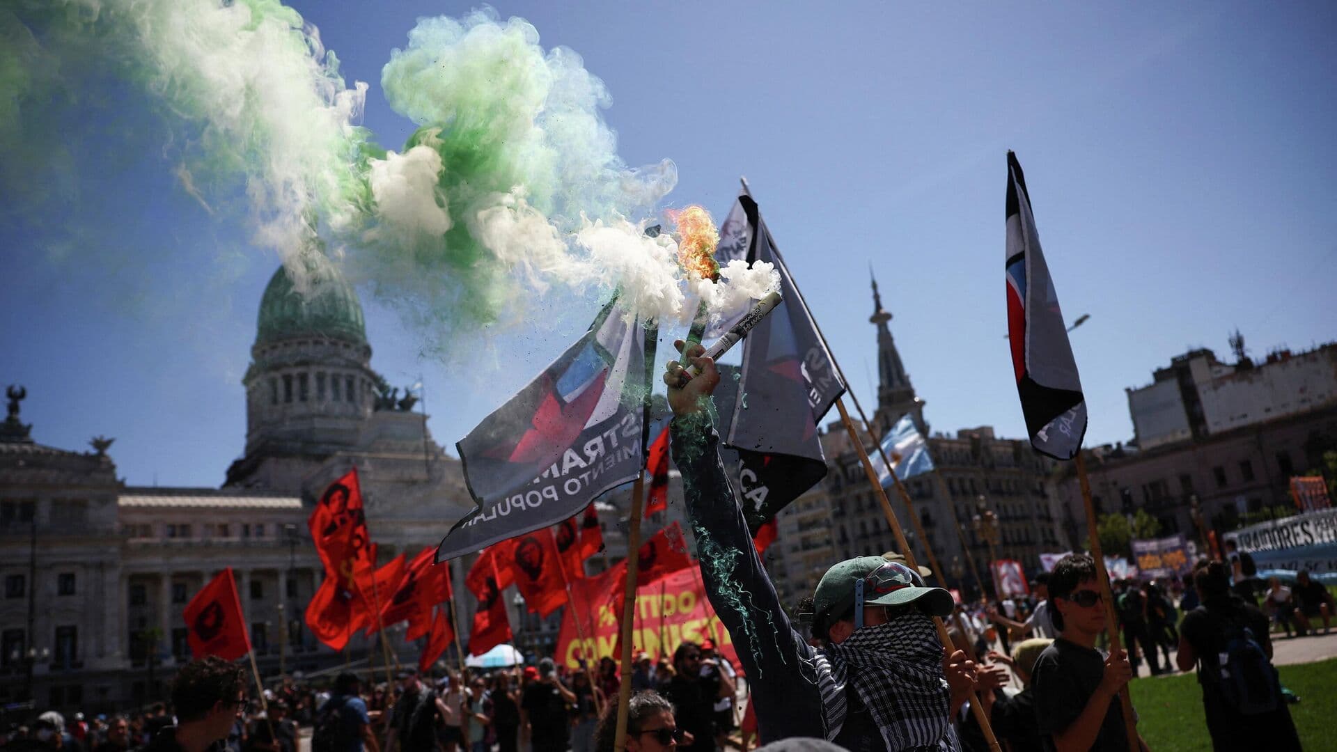 В Буэнос-Айресе проходит акция протеста против трудовой реформы