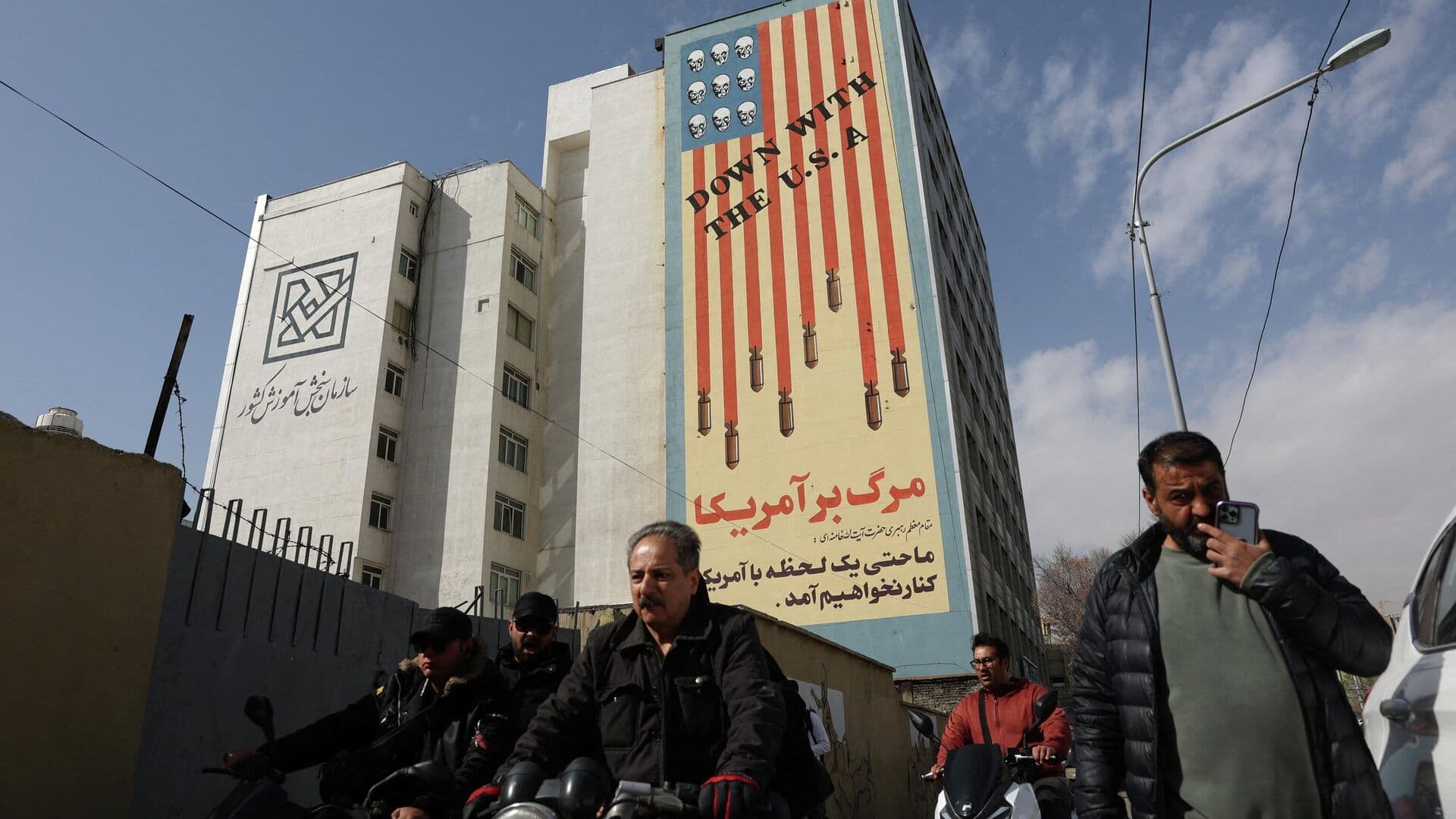 Сын Хаменеи стал кандидатом на пост верховного лидера Ирана, пишут СМИ