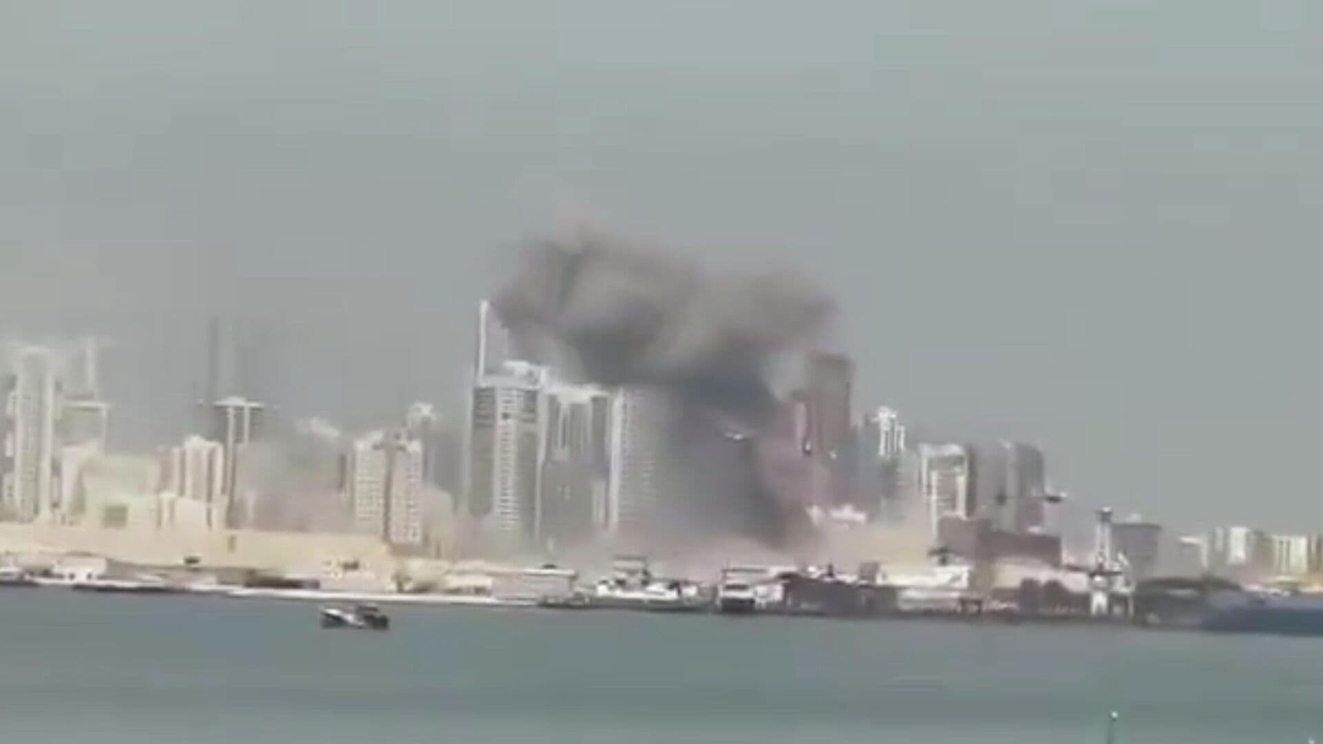 Российский турист рассказал, что не может вылететь из Абу-Даби