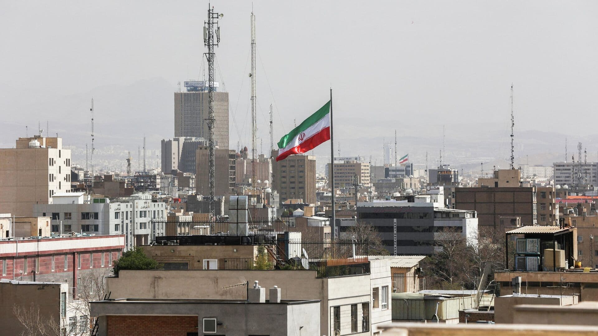 Число пострадавших после удара по школе в Иране выросло до 57 человек