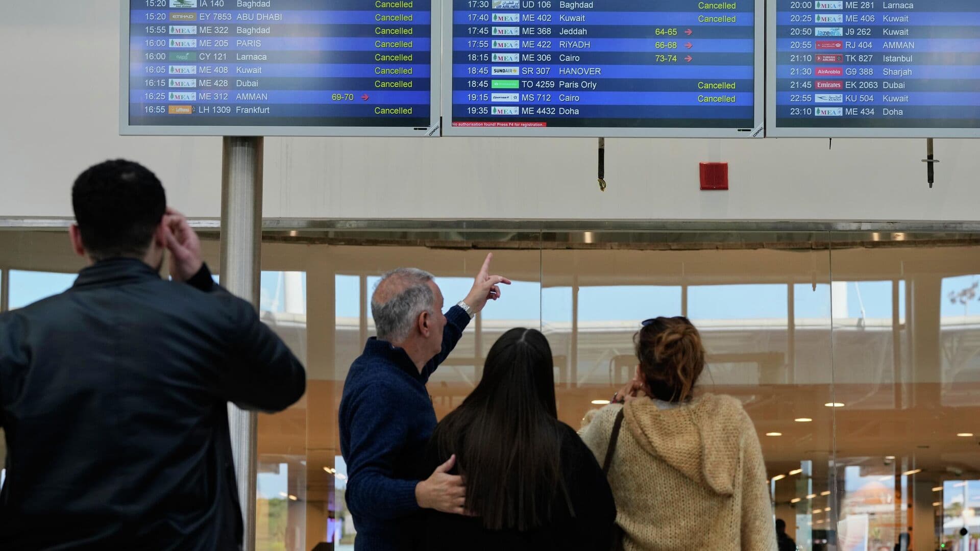 Аэропорт Бейрута продолжает работать после ударов Израиля по городу