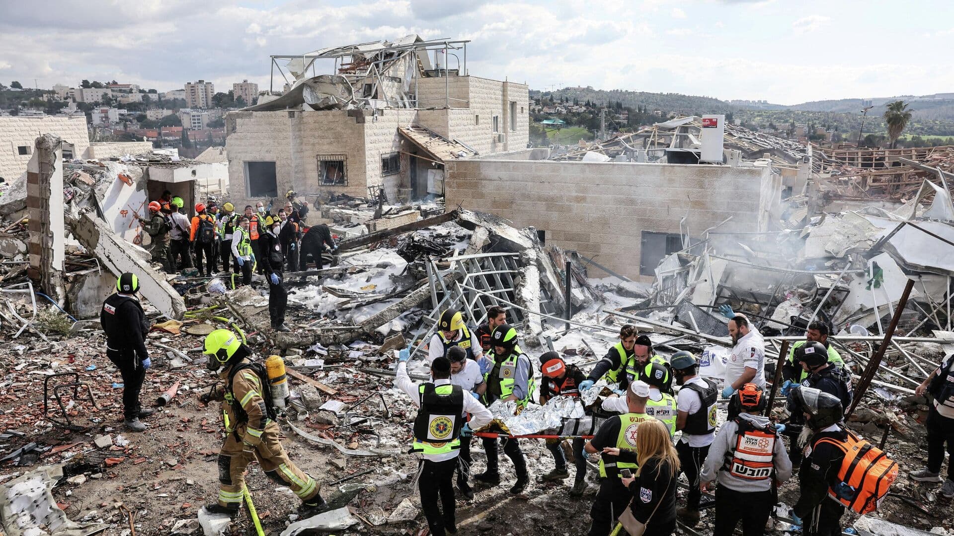 При взрыве в центре Израиля погибли восемь человек