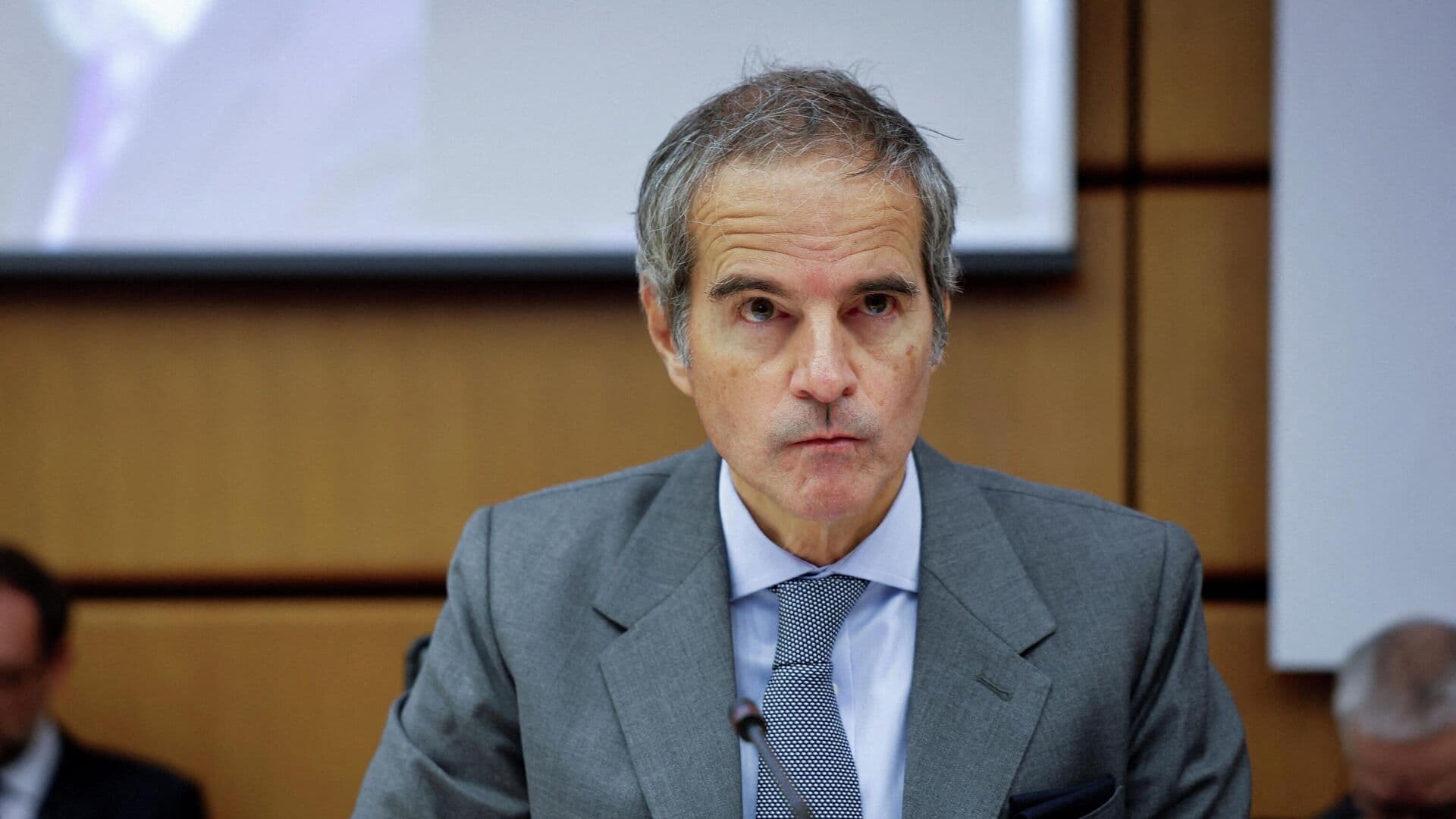 МАГАТЭ продолжит мониторинг ситуации вокруг Ирана, заявил Гросси