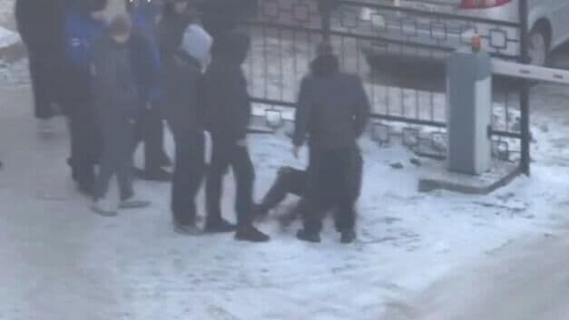 В Кузбассе возбудили дело после видео с избиением подростка